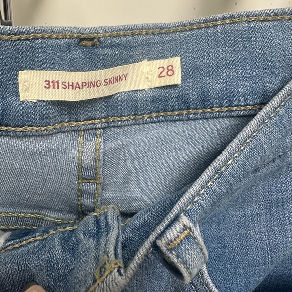 NWOT Levi's Women's 311 Shaping Skinny Jeans SZ 28 Light Blue - Picture 4 of 5